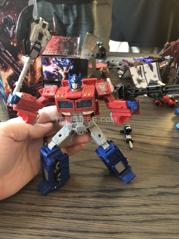 Transformers Siege War For Cybertron Preview Wave 1  (82 of 103)